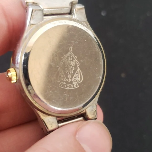 Gucci Vintage 1980s Wrist Watch Broken Band - Picture 6 of 7